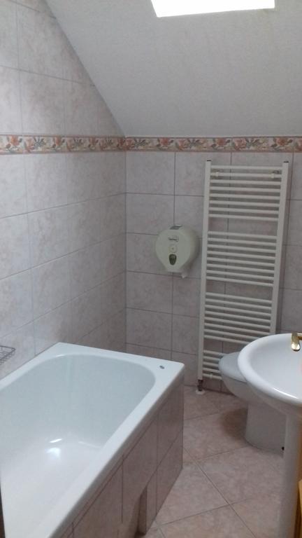 Gradska Kavana Guest House クープレス エクステリア 写真