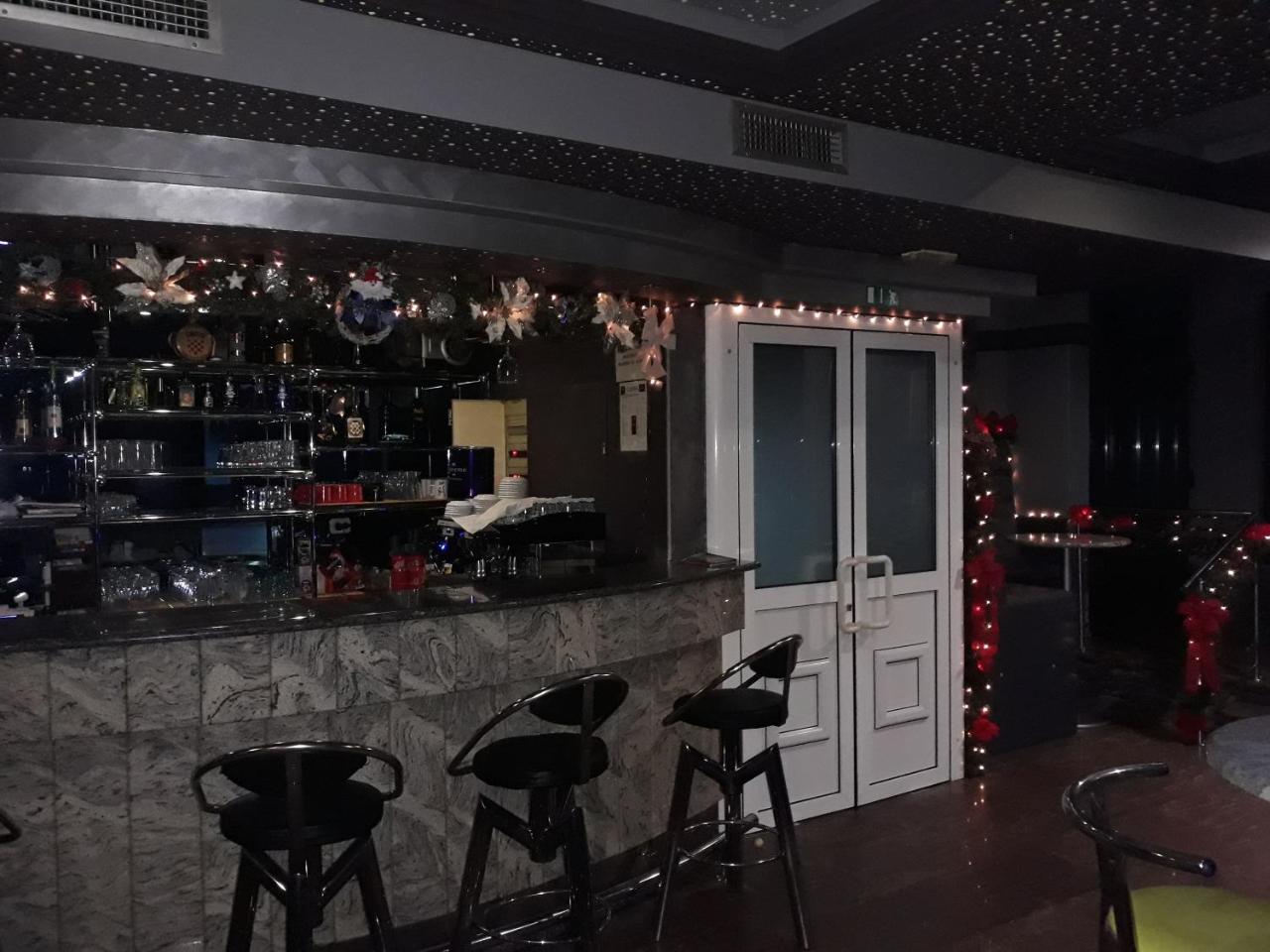 Gradska Kavana Guest House クープレス エクステリア 写真